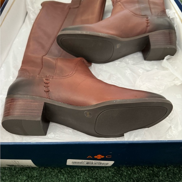 Arturo Chiang Boots - Picture 2 of 3